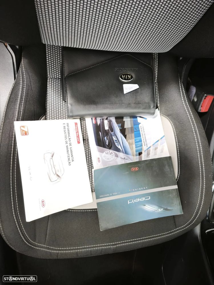 Kia Ceed S Coupé 1.6 CRDi TX - 25