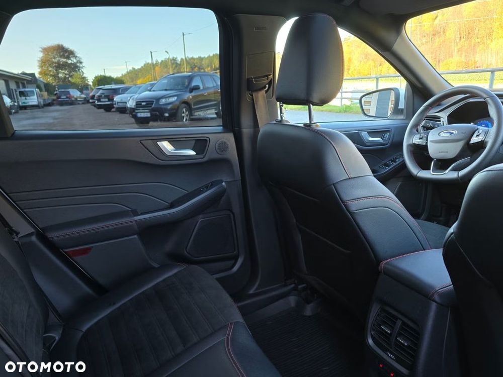 Ford Kuga 2.5 Duratec FHEV 4x4 ST-LINE - 23