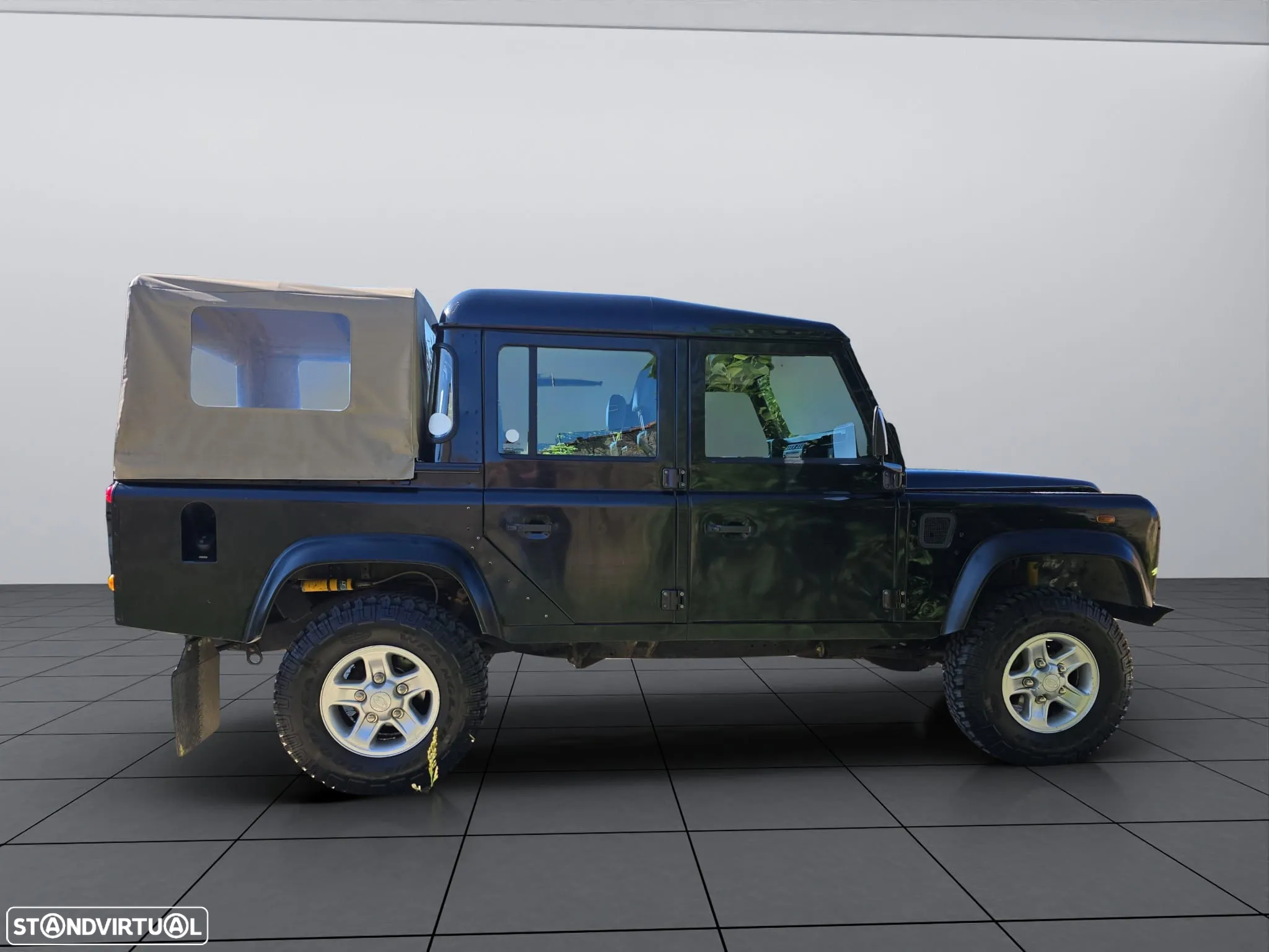 Land Rover Defender - 3