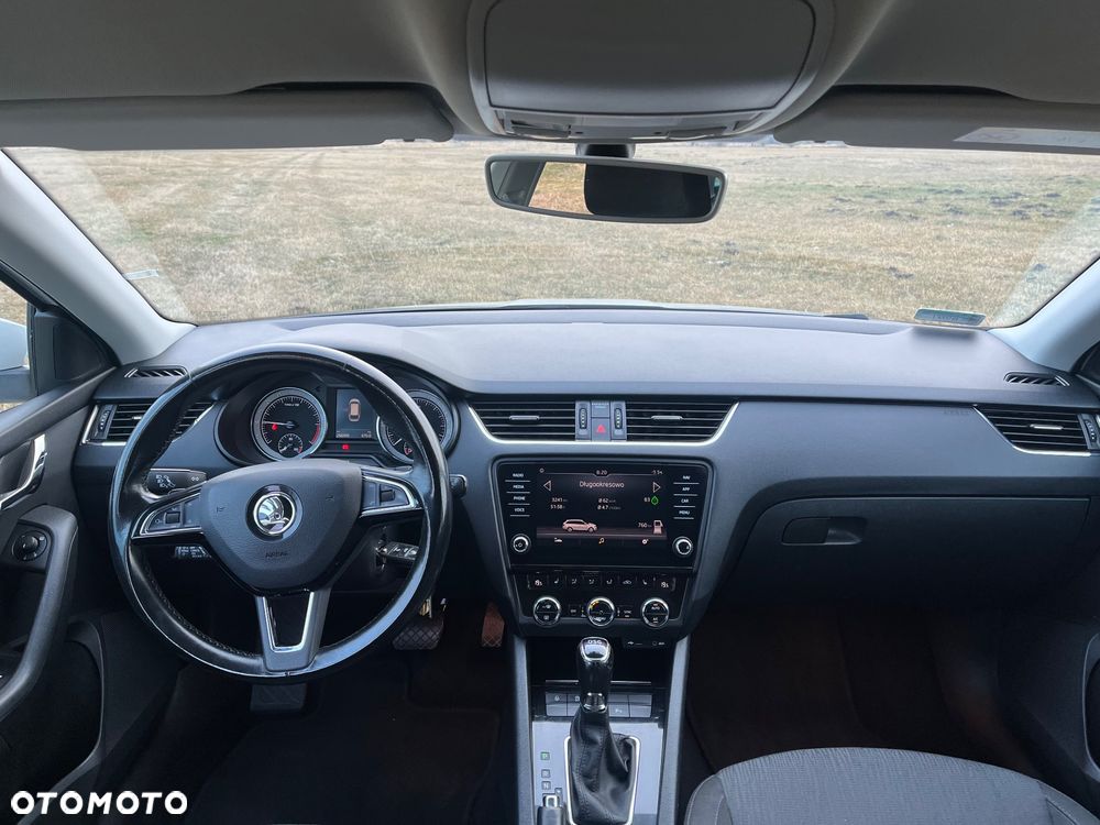 Skoda Octavia Combi 2.0 TDI DSG Style - 10