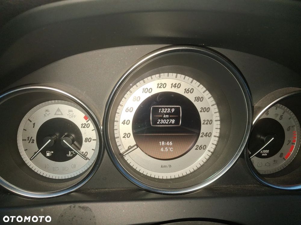 Mercedes-Benz Klasa C 200 (BlueEFFICIENCY) Avantgarde - 17