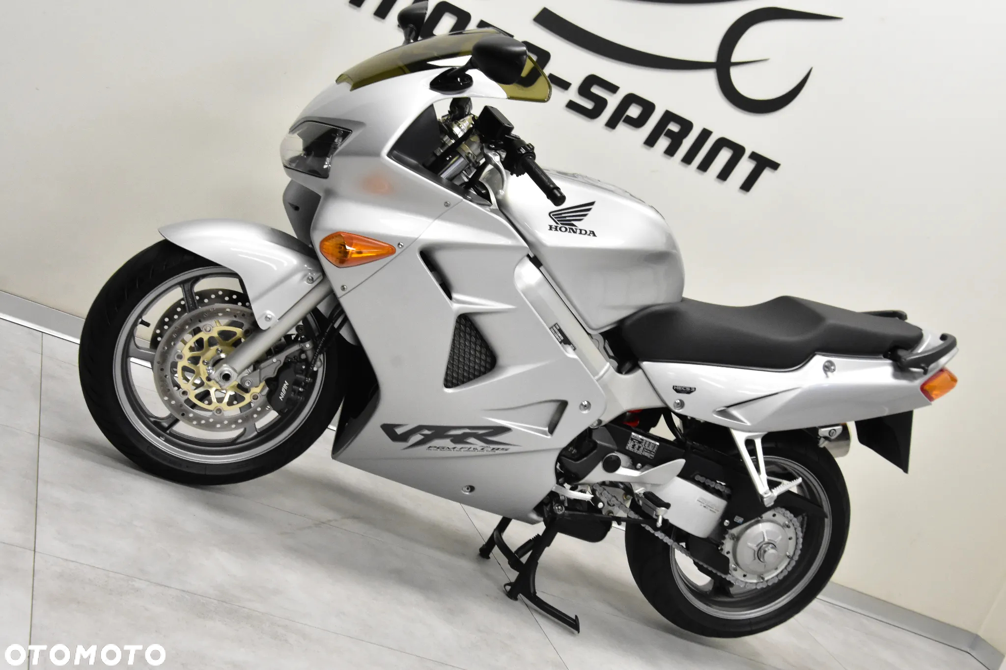 Honda VFR - 8