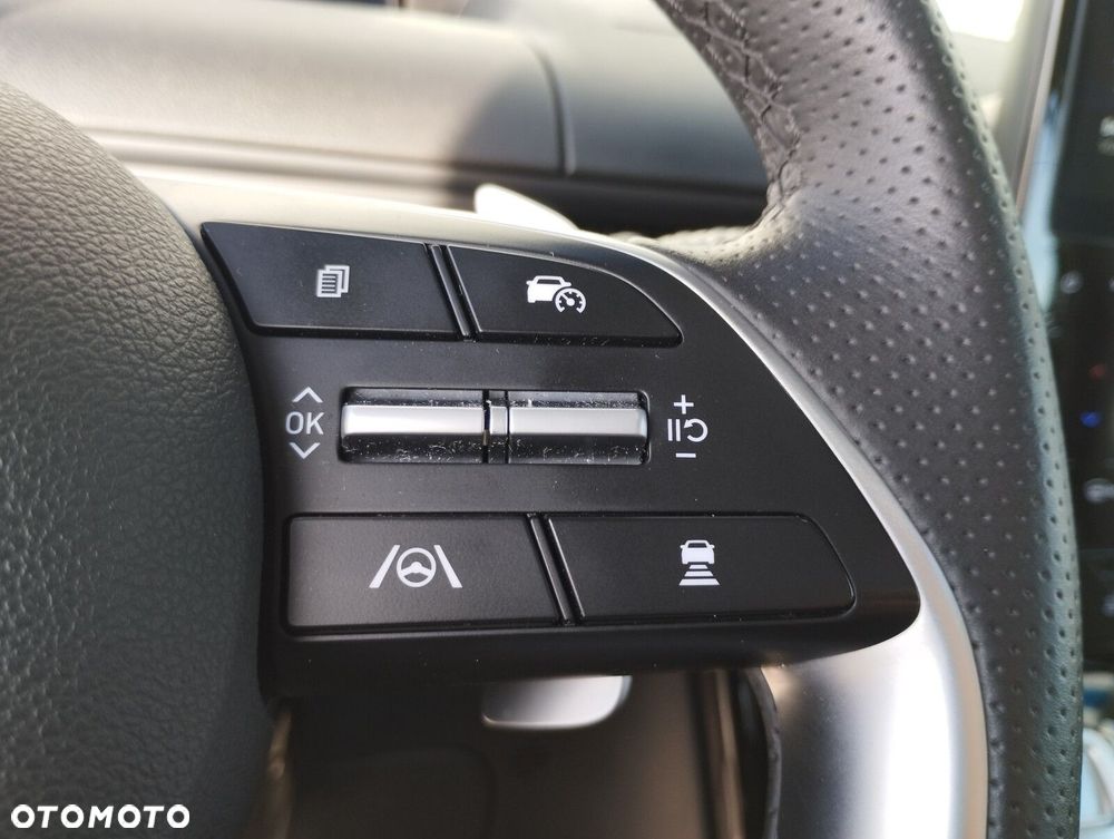 Hyundai Staria 1.6 T-GDI HEV Luxury - 33