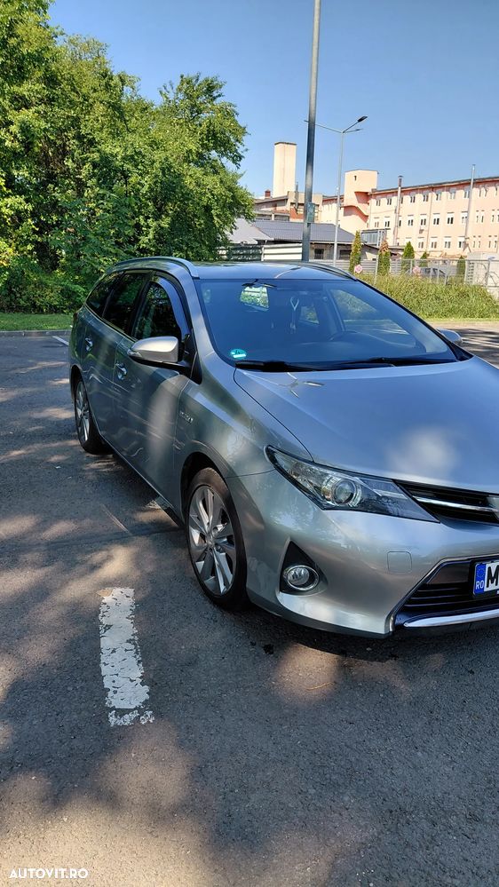 Toyota Auris 1.8 L VVT-i Luna - 3