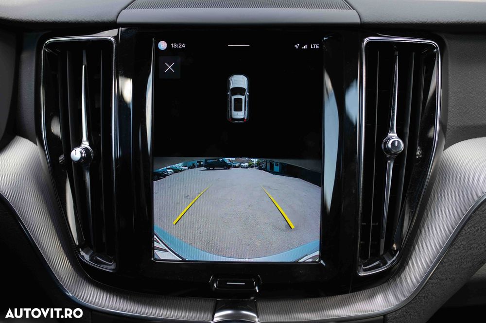 Volvo XC 60 B4 MHEV AT8 AWD R-Design - 17