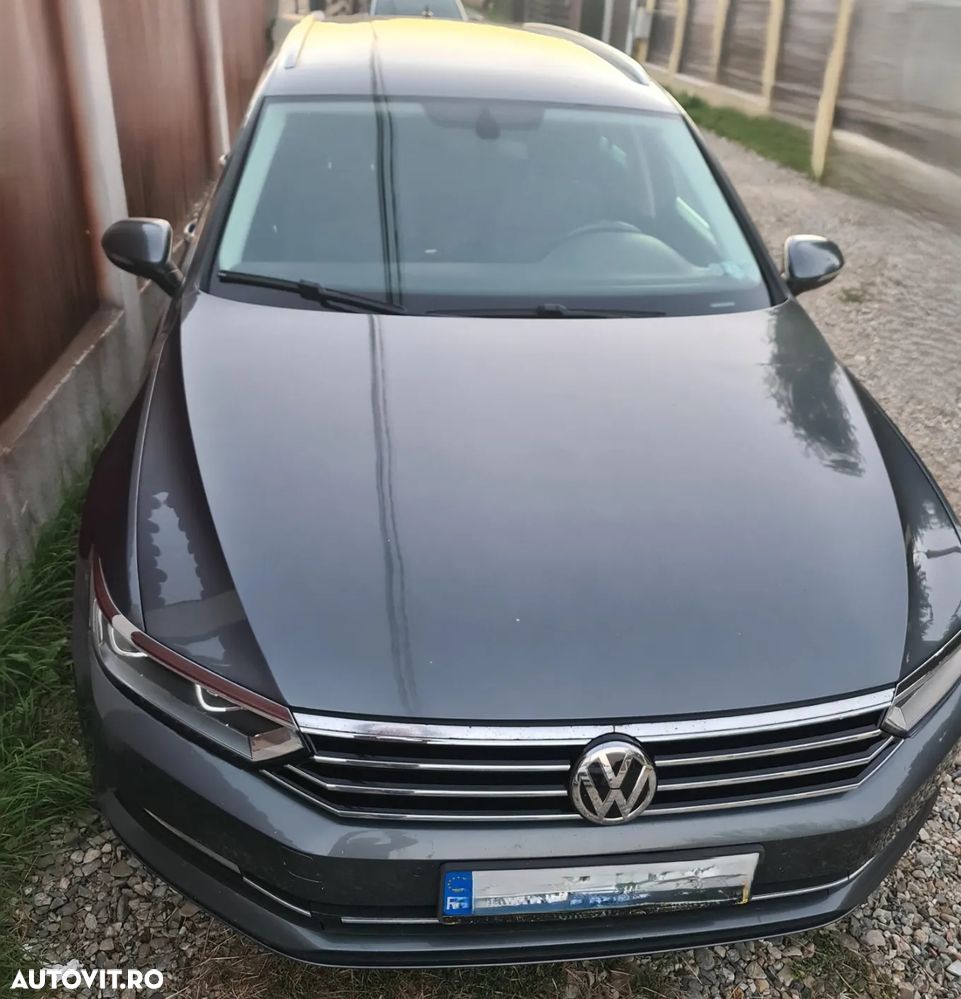 Volkswagen Passat 1.6 TDI SCR DSG Comfortline - 12