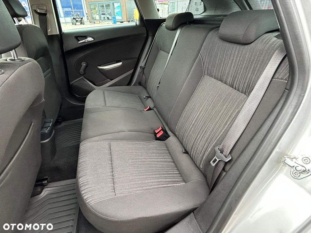 Opel Astra 1.4 T Enjoy - 10