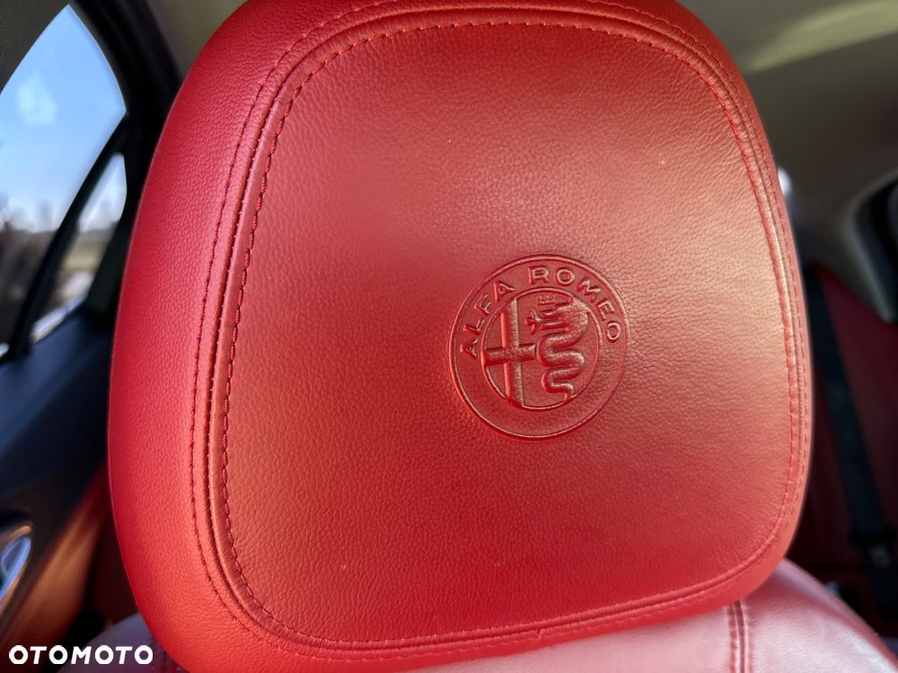 Alfa Romeo Giulia 2.0 Turbo Veloce - 25
