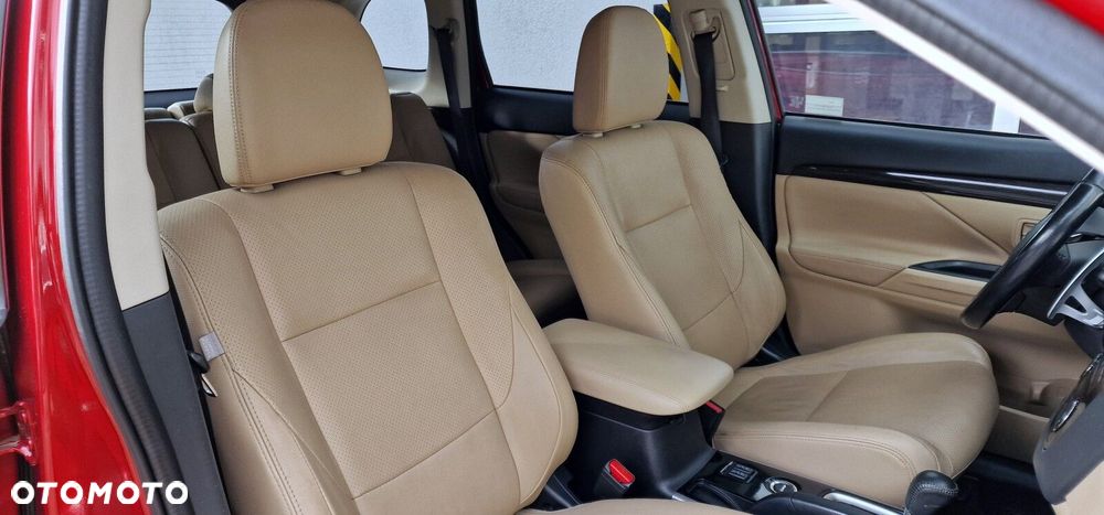 Mitsubishi Outlander 2.0 Instyle Navi 4WD CVT - 20