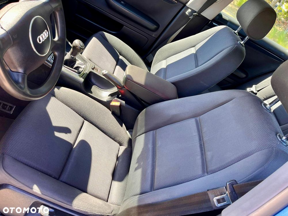 Audi A4 Limousine - 9
