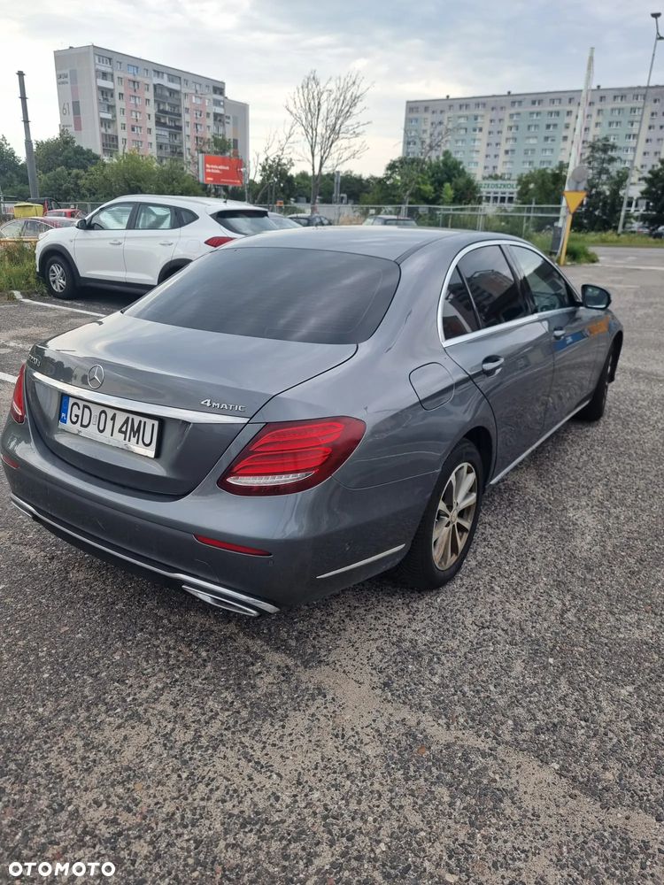 Mercedes-Benz Klasa E 220 d 4-Matic 9G-TRONIC - 7