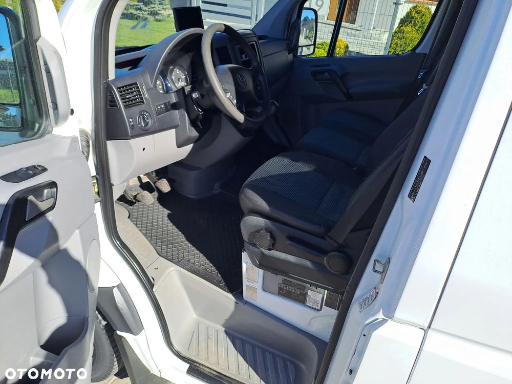 Mercedes-Benz Sprinter 519 CDI 3.0 V6 190KM - 9