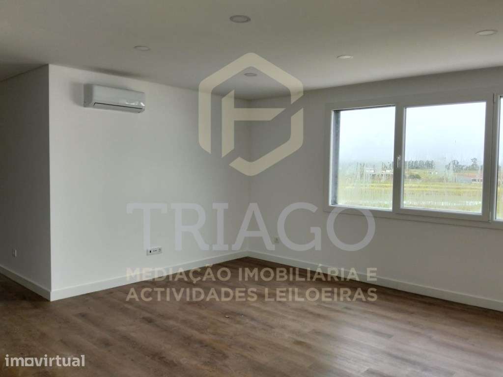 Fantástico Apartamento T2 com Varanda - Grande imagem: 5/14