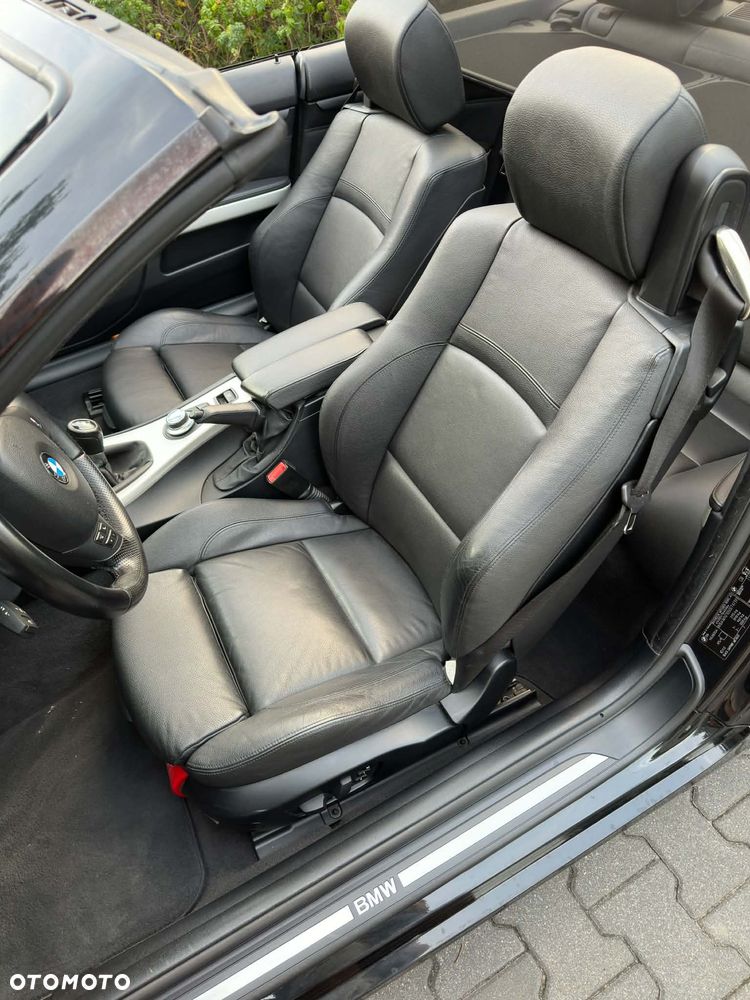 BMW Seria 3 330i - 32