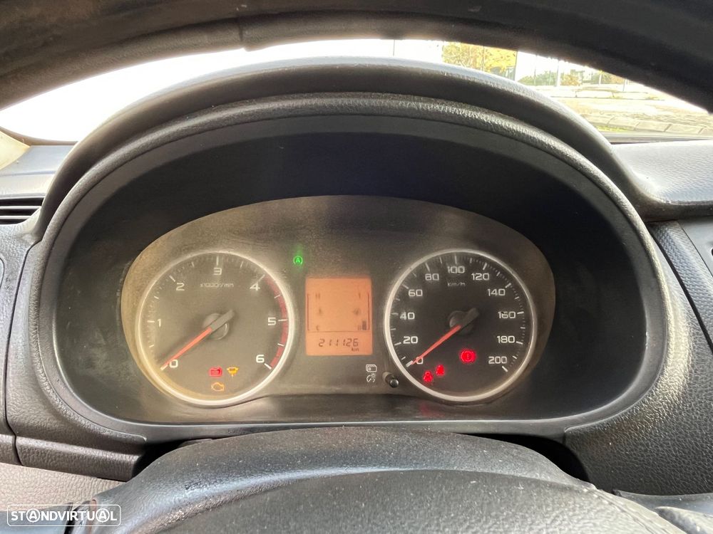 Mitsubishi L200 2.4 DI-D Club Invite CC 4WD - 6