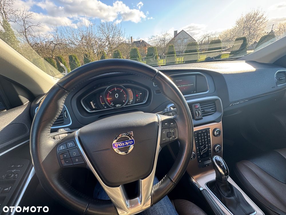 Volvo V40 Cross Country - 10