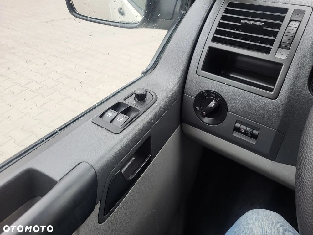 Volkswagen Transporter - 27