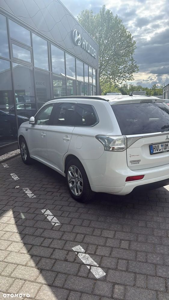 Mitsubishi Outlander 2.0 4WD Top - 8