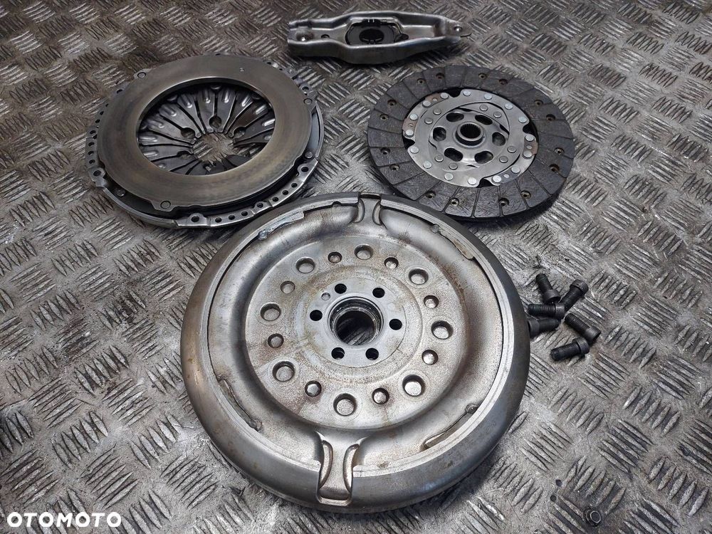 KOŁO DWUMASOWE + TARCZA + DOCISK + ŁOŻYSKO GOLF VI 1.6 TDI ID: 236321 - 6