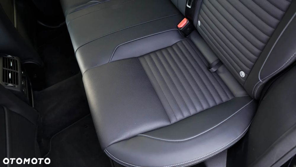 Land Rover Discovery Sport 2.0 D200 mHEV R-Dynamic SE - 28