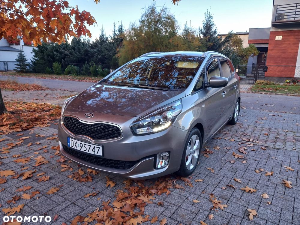 Kia Carens - 1