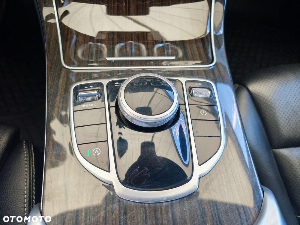Mercedes-Benz Klasa C 300 7G-TRONIC Avantgarde - 25