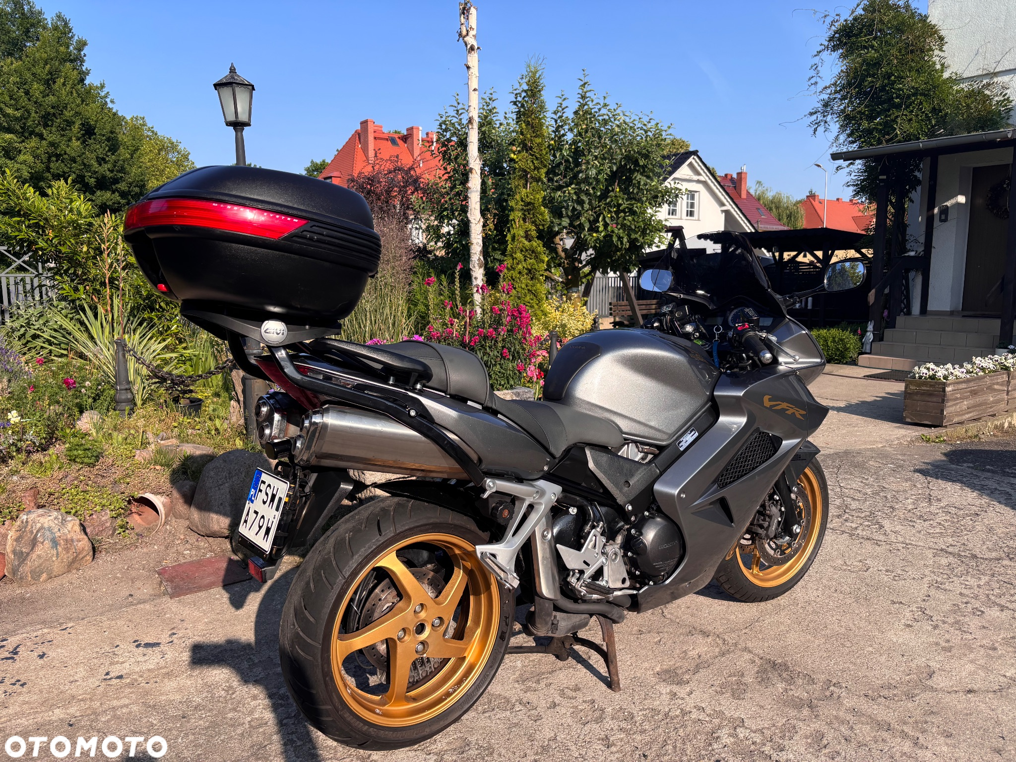 Honda VFR - 9