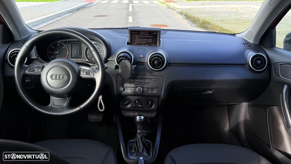 Audi A1 Sportback 1.6 TDi S-line S tronic - 12