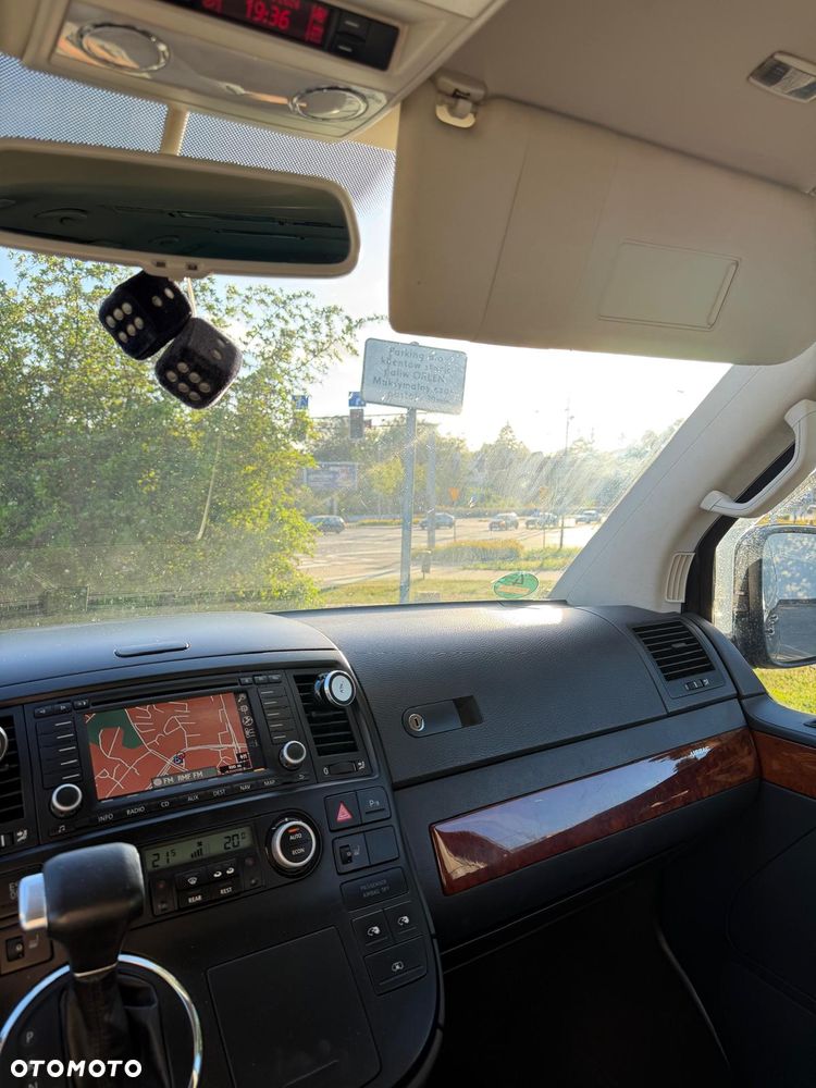 Volkswagen Multivan - 12