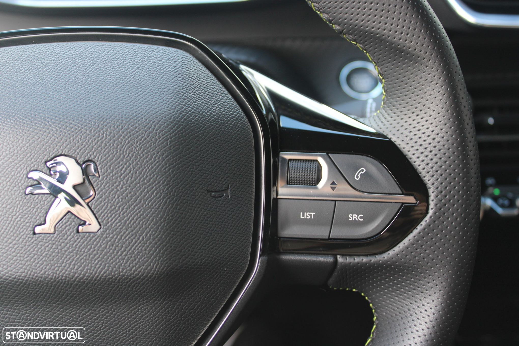 Peugeot 2008 1.2 PureTech GT - 25