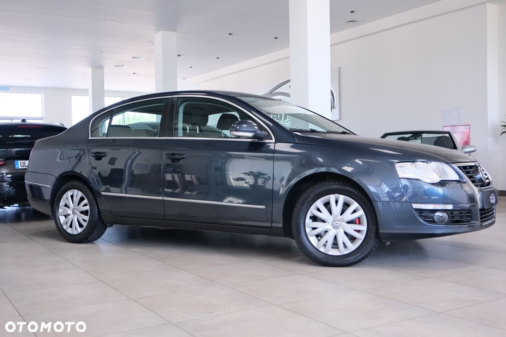 Volkswagen Passat - 2