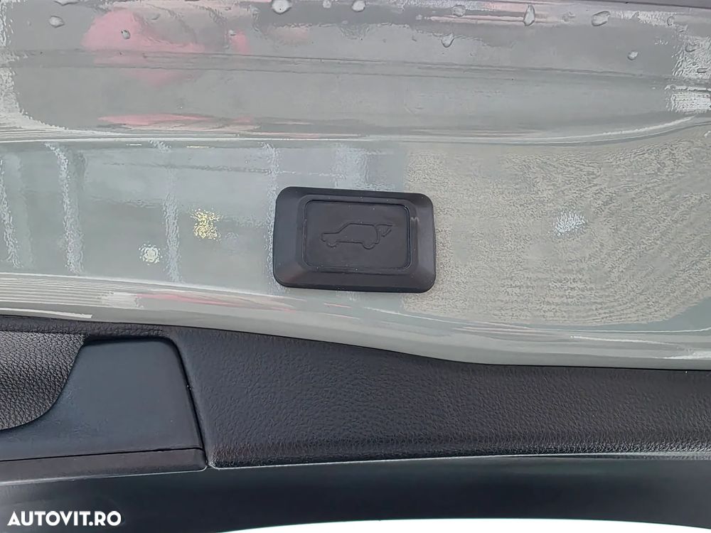 Toyota RAV4 2.5 Hybrid VVT-iE 4x4 Luxury - 15