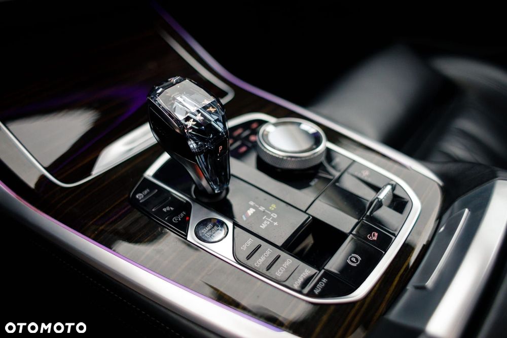 BMW X7 xDrive40i - 23