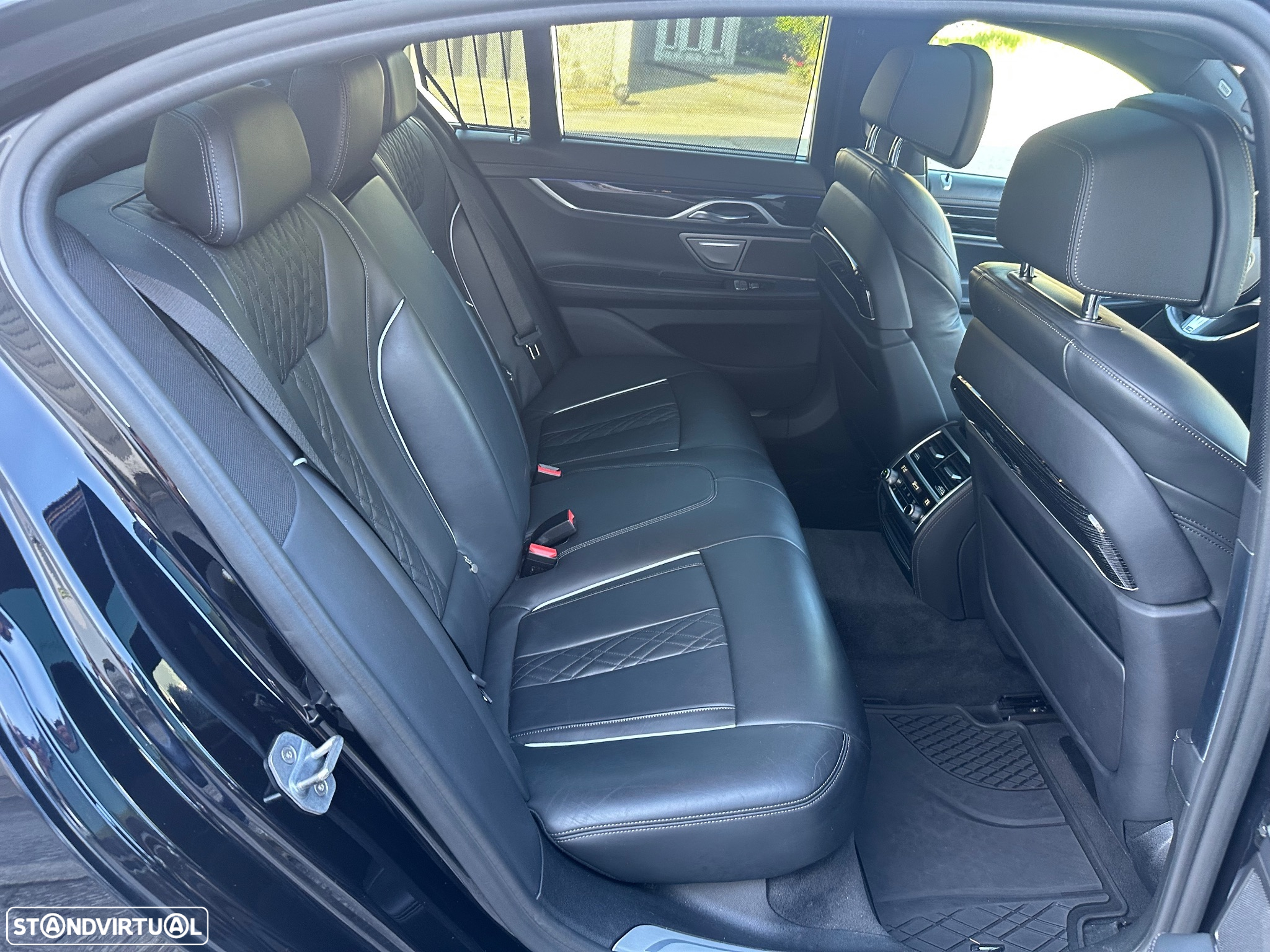 BMW 745 e iPerformance Pack M Auto - 46