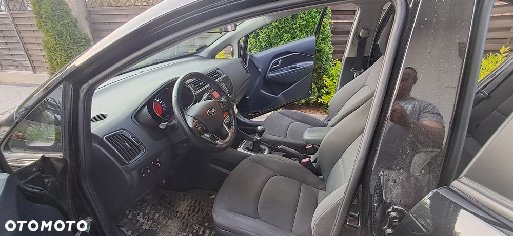 Kia Rio 1.2 Dream Team Edition - 31