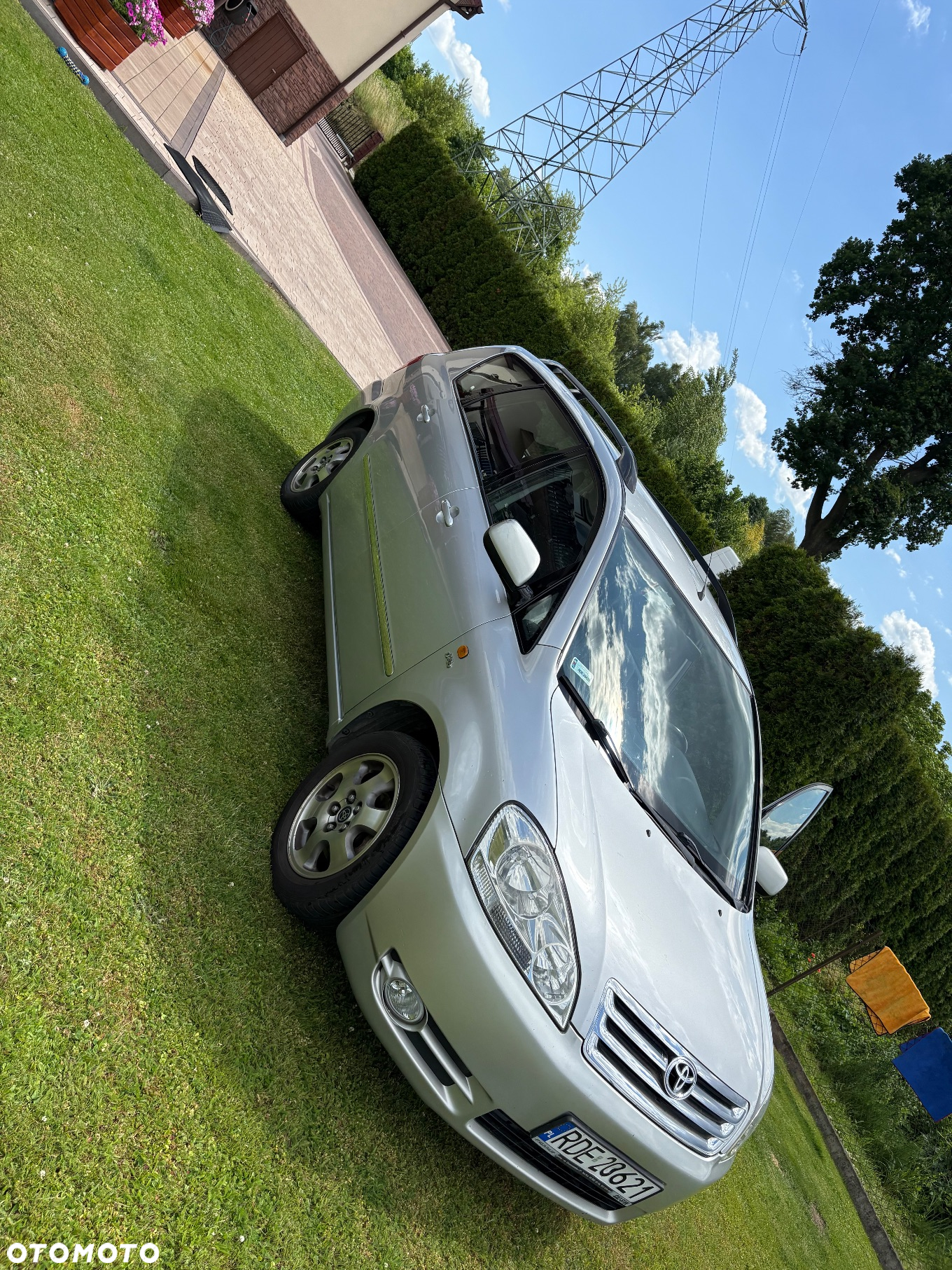 Toyota Avensis Verso 2.0 D-4D - 2