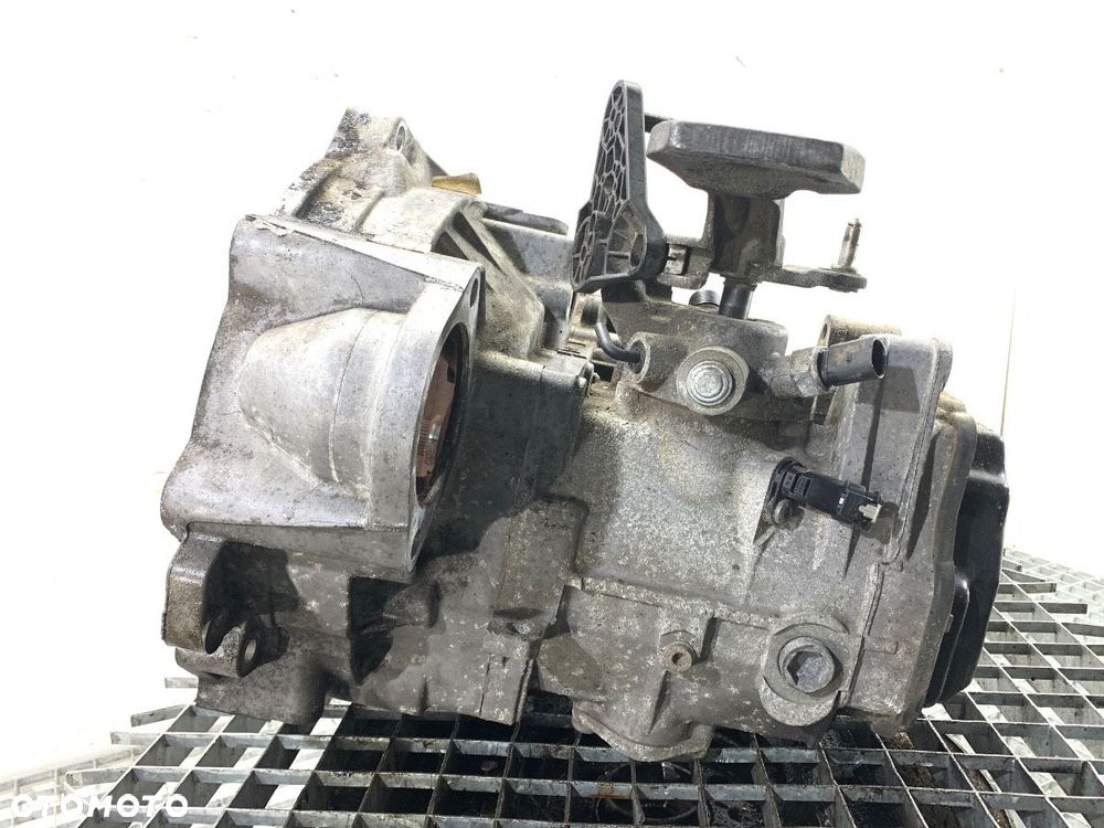 SKRZYNIA BIEGÓW  VW GOLF VII Variant (BA5, BV5) 2013 - 2022 1.6 TDI 66 kW [90 KM] olej napędowy - 2