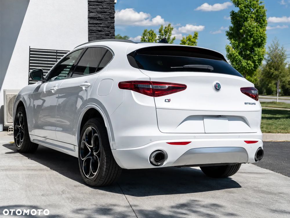 Alfa Romeo Stelvio 2.0 Turbo Veloce TI Q4 - 9
