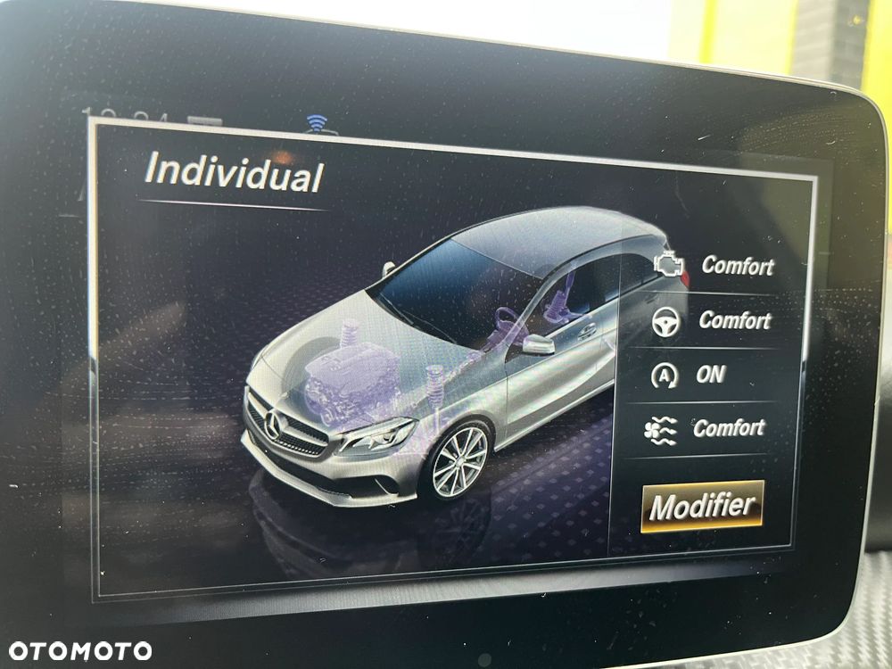 Mercedes-Benz Klasa A 160 AMG Line - 33