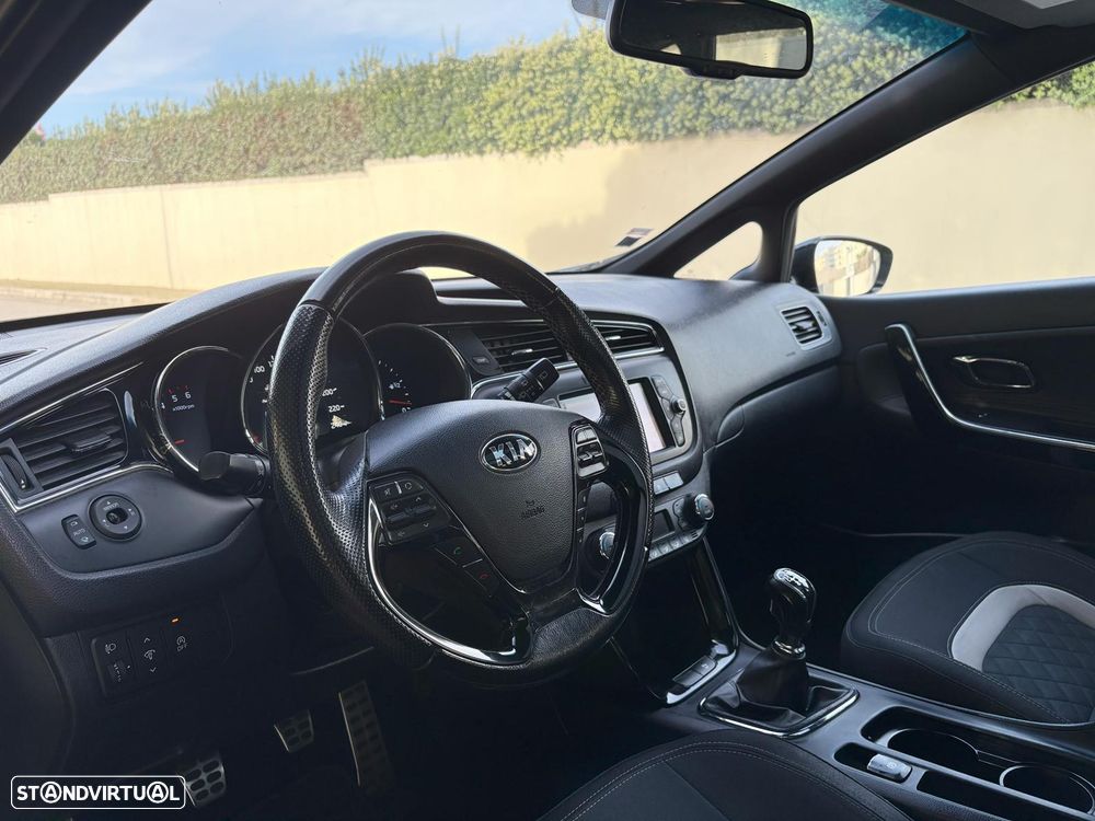 Kia Ceed SW 1.6 CRDi GT Line - 17
