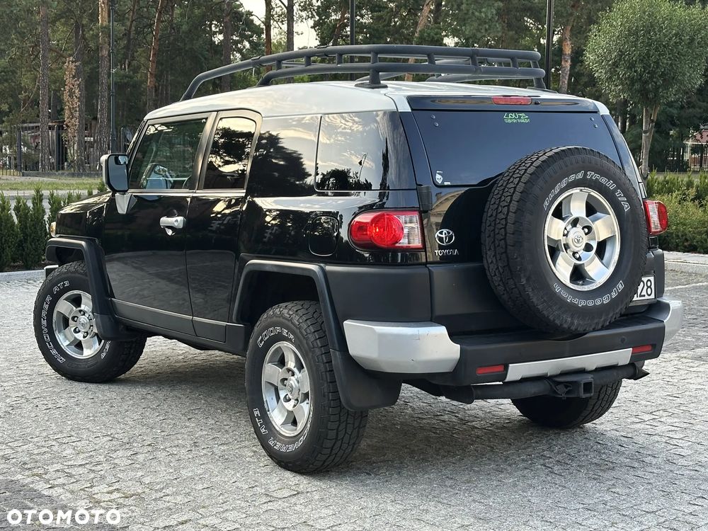 Toyota FJ Cruiser 4.0 4x4 - 18