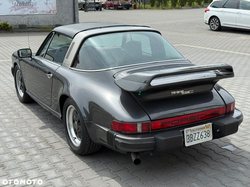 Porsche 911 - 8