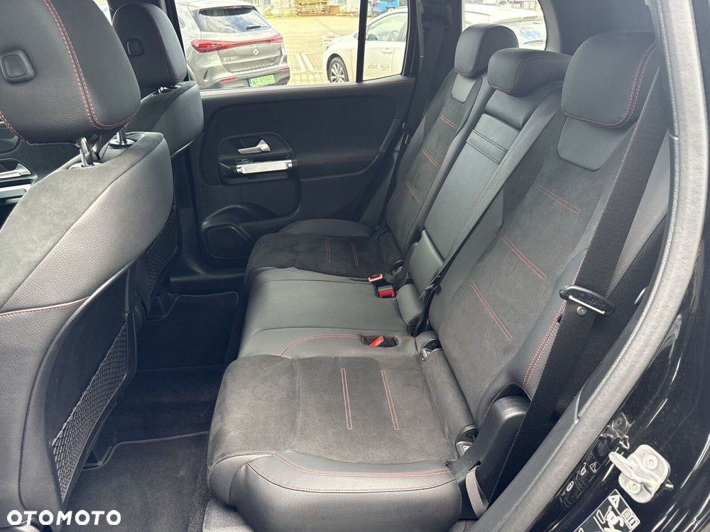 Mercedes-Benz GLB - 23