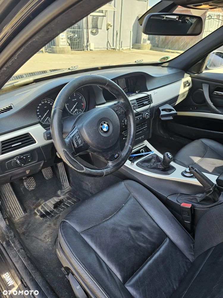 BMW Seria 3 318d - 15
