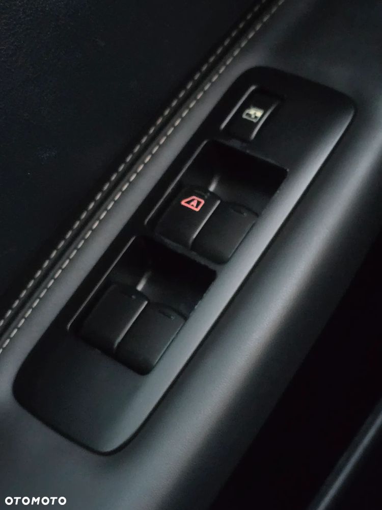 Nissan Qashqai 2.0 4x4 Tekna - 33