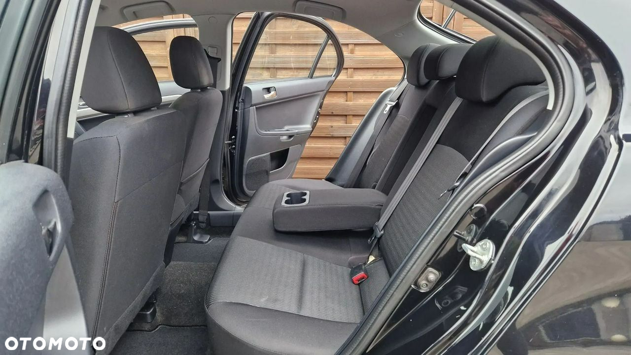 Mitsubishi Lancer - 15