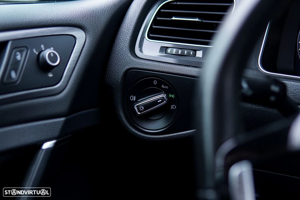 VW Golf 1.6 TDI R-Line DSG - 28