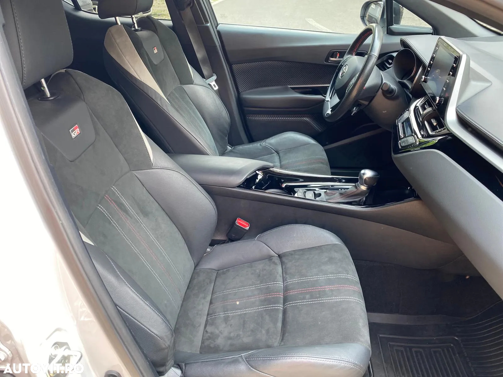 Toyota C-HR - 8