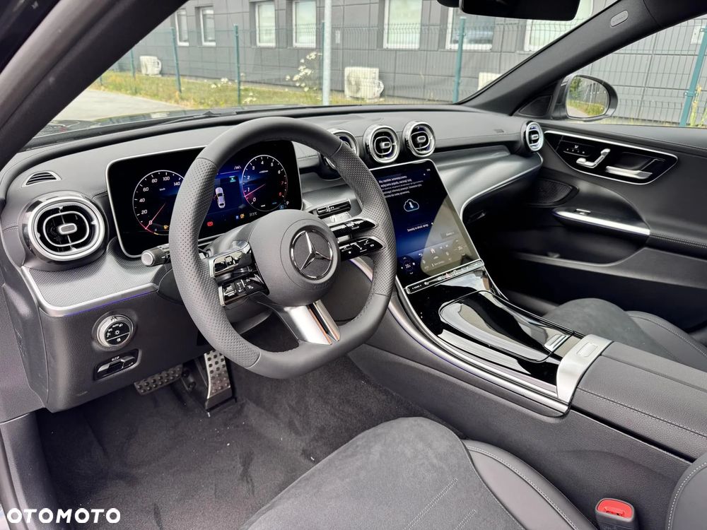 Mercedes-Benz Klasa C 200 4Matic 9G-TRONIC AMG Line - 15