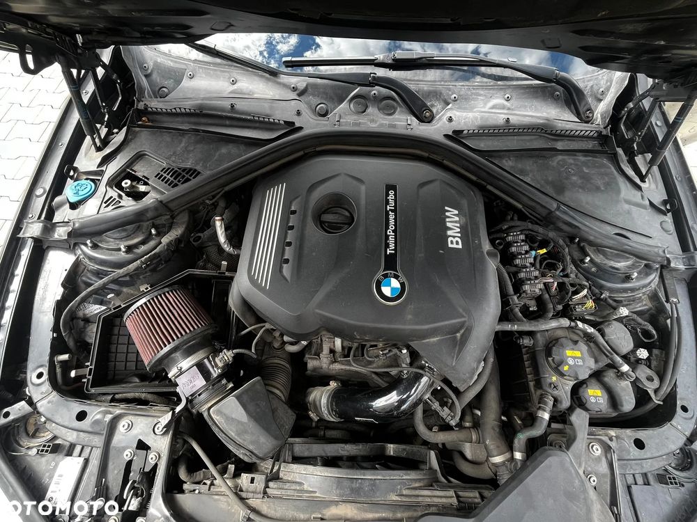 BMW Seria 3 330i Sport Line - 19